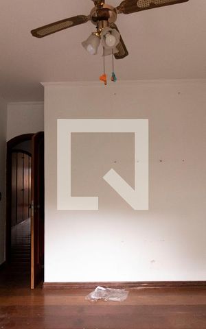 Casa à venda com 200m², 3 quartos e 2 vagasQuarto 3 - Suíte