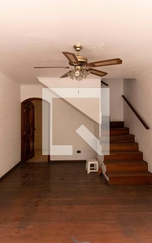 Casa à venda com 200m², 3 quartos e 2 vagasSala