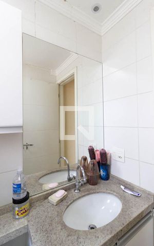 Apartamento à venda com 48m², 2 quartos e 1 vaga Apartamento à venda com 48m², 2 quartos e 1 vagaBanheiro