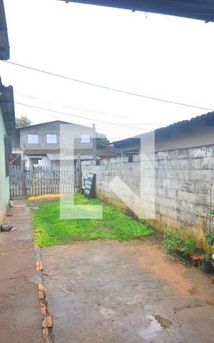 Casa à venda com 300m², 2 quartos e 4 vagasPátio
