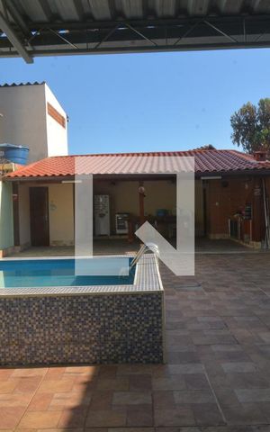 Casa à venda com 220m², 3 quartos e 1 vagaPiscina - Churrasqueira