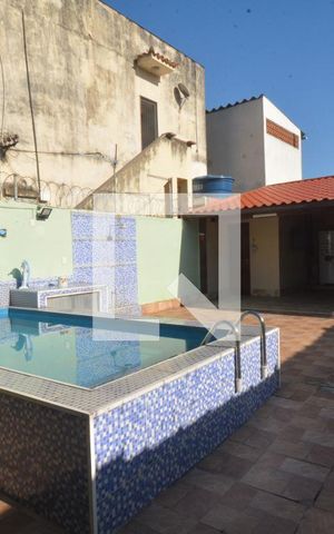 Casa à venda com 220m², 3 quartos e 1 vagaPiscina - Churrasqueira