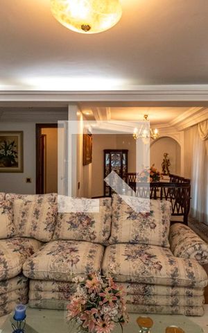 Apartamento à venda com 200m², 3 quartos e 3 vagas Apartamento à venda com 200m², 3 quartos e 3 vagasSala