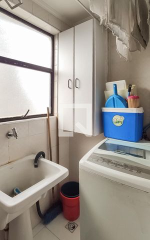 Apartamento para alugar com 66m², 2 quartos e 1 vagaÁrea de Serviço