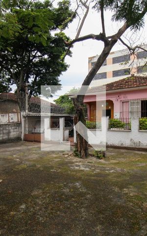 Casa à venda com 350m², 3 quartos e 4 vagas Casa à venda com 350m², 3 quartos e 4 vagasVaranda da Sala