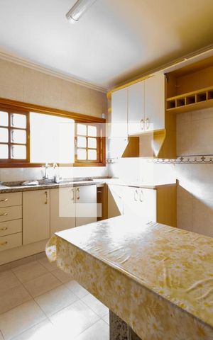 Casa à venda com 227m², 4 quartos e 4 vagas