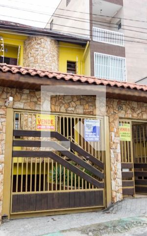 Casa à venda com 227m², 4 quartos e 4 vagas