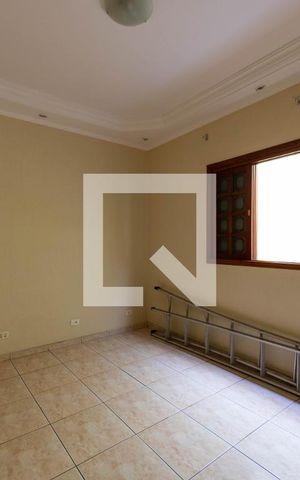 Casa à venda com 227m², 4 quartos e 4 vagas