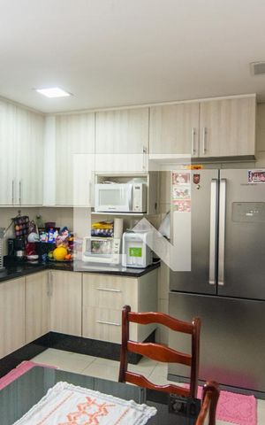 Casa à venda com 184m², 3 quartos e sem vaga Casa à venda com 184m², 3 quartos e sem vagaCozinha