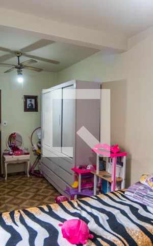 Casa à venda com 184m², 3 quartos e sem vaga Casa à venda com 184m², 3 quartos e sem vagaQuarto 1