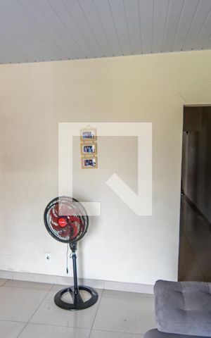 Casa à venda com 184m², 3 quartos e sem vaga Casa à venda com 184m², 3 quartos e sem vagaSala