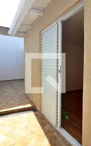 Casa para alugar com 130m², 3 quartos e 2 vagasCorredor