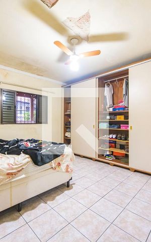 Casa à venda com 326m², 3 quartos e 6 vagas Casa à venda com 326m², 3 quartos e 6 vagasQuarto 3