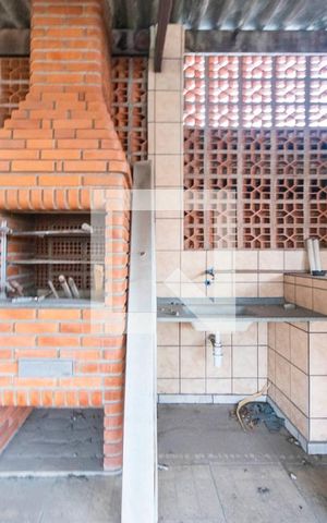 Casa à venda com 326m², 3 quartos e 6 vagas Casa à venda com 326m², 3 quartos e 6 vagasChurrasqueira e Pia