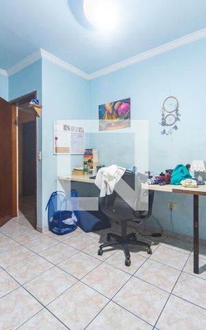 Casa à venda com 326m², 3 quartos e 6 vagas Casa à venda com 326m², 3 quartos e 6 vagasQuarto 1