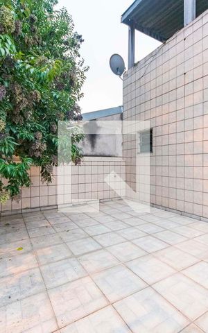 Casa à venda com 326m², 3 quartos e 6 vagas Casa à venda com 326m², 3 quartos e 6 vagasVaranda