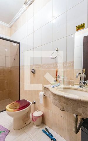 Casa à venda com 326m², 3 quartos e 6 vagas Casa à venda com 326m², 3 quartos e 6 vagasBanheiro
