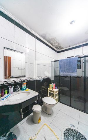 Casa à venda com 326m², 3 quartos e 6 vagas Casa à venda com 326m², 3 quartos e 6 vagasBanheiro do Quarto 3