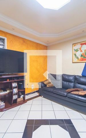 Casa à venda com 326m², 3 quartos e 6 vagas Casa à venda com 326m², 3 quartos e 6 vagasSala