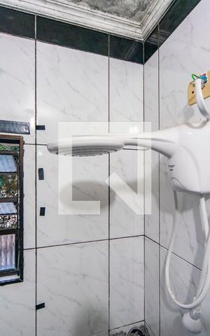 Casa à venda com 326m², 3 quartos e 6 vagas Casa à venda com 326m², 3 quartos e 6 vagasChuveiro