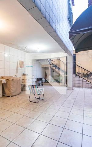 Casa à venda com 326m², 3 quartos e 6 vagas Casa à venda com 326m², 3 quartos e 6 vagasÁrea de Serviço
