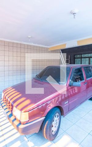 Casa à venda com 326m², 3 quartos e 6 vagas Casa à venda com 326m², 3 quartos e 6 vagasGaragem