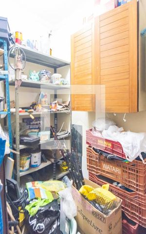 Casa à venda com 326m², 3 quartos e 6 vagas Casa à venda com 326m², 3 quartos e 6 vagasQuarto de Serviço