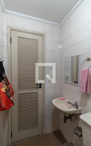 Apartamento para alugar com 134m², 3 quartos e 2 vagas Apartamento para alugar com 134m², 3 quartos e 2 vagasBanheiro de Serviço