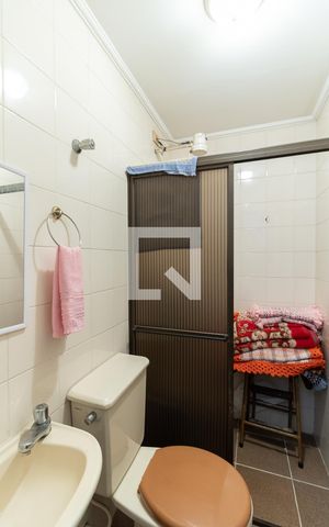 Apartamento para alugar com 134m², 3 quartos e 2 vagas Apartamento para alugar com 134m², 3 quartos e 2 vagasBanheiro de Serviço