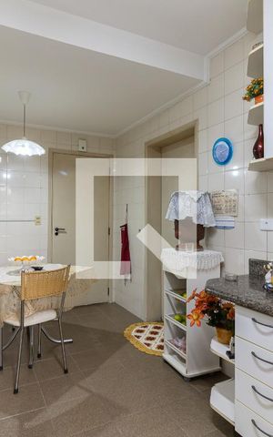 Apartamento para alugar com 134m², 3 quartos e 2 vagas Apartamento para alugar com 134m², 3 quartos e 2 vagasCozinha