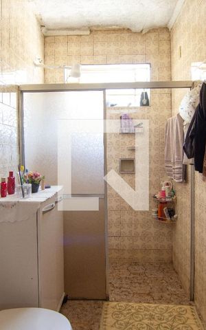 Casa à venda com 240m², 3 quartos e 1 vagaBanheiro