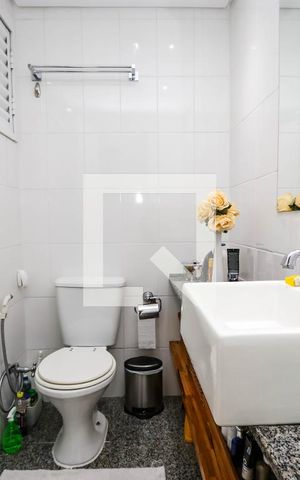 Casa de condomínio à venda com 106m², 3 quartos e 2 vagas Casa de condomínio à venda com 106m², 3 quartos e 2 vagasBanheiro da Suite