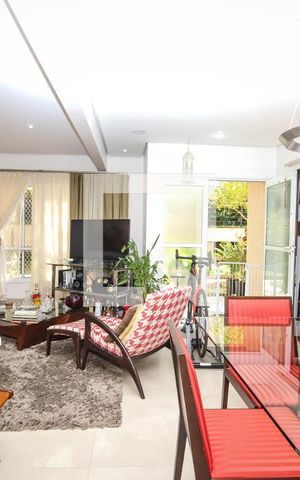 Casa de condomínio à venda com 106m², 3 quartos e 2 vagas Casa de condomínio à venda com 106m², 3 quartos e 2 vagasSala