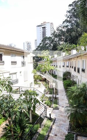 Casa de condomínio à venda com 106m², 3 quartos e 2 vagas Casa de condomínio à venda com 106m², 3 quartos e 2 vagasÁrea comum
