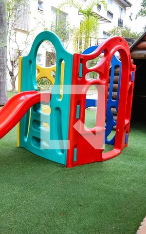 Casa de condomínio à venda com 106m², 3 quartos e 2 vagas Casa de condomínio à venda com 106m², 3 quartos e 2 vagasÁrea comum - Playground