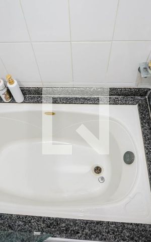 Casa de condomínio à venda com 106m², 3 quartos e 2 vagas Casa de condomínio à venda com 106m², 3 quartos e 2 vagasBanheiro da Suite