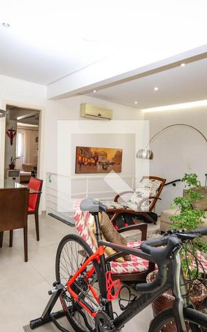 Casa de condomínio à venda com 106m², 3 quartos e 2 vagas Casa de condomínio à venda com 106m², 3 quartos e 2 vagasSala
