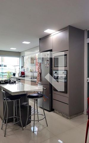 Apartamento à venda com 138m², 2 quartos e 2 vagasCozinha