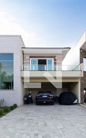 Casa de condomínio à venda com 300m², 3 quartos e 6 vagasFachada