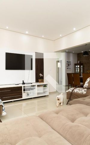Casa de condomínio à venda com 300m², 3 quartos e 6 vagasSala de Estar