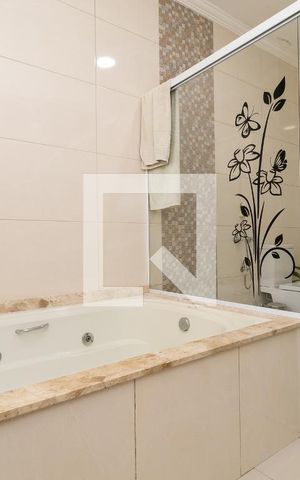 Casa de condomínio à venda com 300m², 3 quartos e 6 vagasBanheiro da Suíte 3