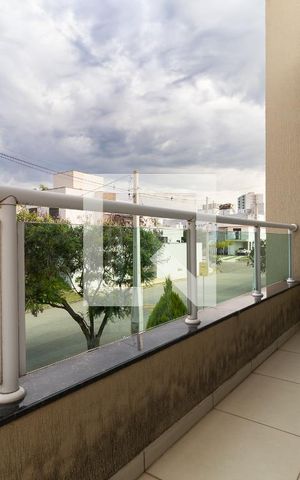 Casa de condomínio à venda com 300m², 3 quartos e 6 vagasSacada