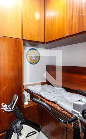 Apartamento à venda com 300m², 5 quartos e 4 vagas Apartamento à venda com 300m², 5 quartos e 4 vagasQuarto de serviço