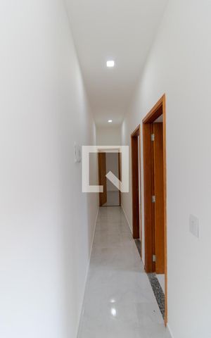 Casa para alugar com 60m², 2 quartos e 2 vagasCorredor