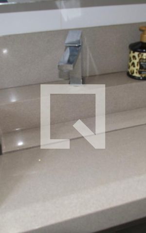 Apartamento à venda com 298m², 4 quartos e 2 vagas Apartamento à venda com 298m², 4 quartos e 2 vagasSuíte banheiro