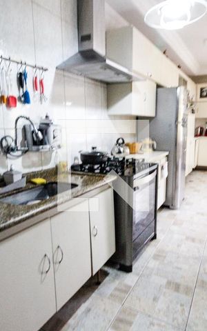 Casa à venda com 590m², 5 quartos e 5 vagas Casa à venda com 590m², 5 quartos e 5 vagasEspaço gourmet
