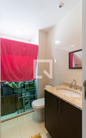 Apartamento à venda com 213m², 2 quartos e 3 vagasBanheiro 1 da Suíte 2