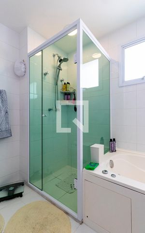 Apartamento à venda com 213m², 2 quartos e 3 vagasBanheiro 2 da Suíte 2