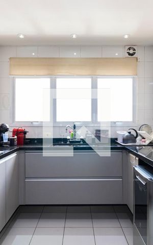 Apartamento à venda com 213m², 2 quartos e 3 vagasCozinha