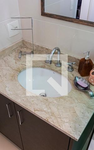 Apartamento à venda com 213m², 2 quartos e 3 vagasBanheiro da Suíte 1